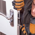 cambiar la cerradura de tu casa con frecuencia