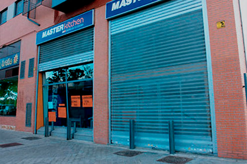 instalar un cierre metalico en tu negocio